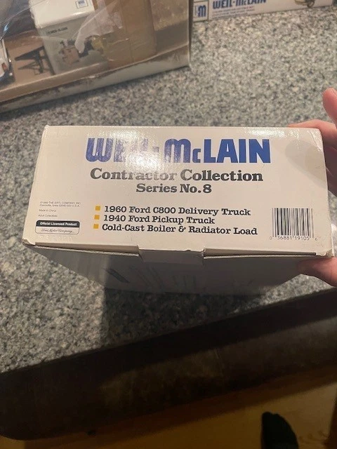 Camioneta Ford C800 1960 Ertl Weil-McLain Contractor Collection Series #8 1940 Foto 3 de 4