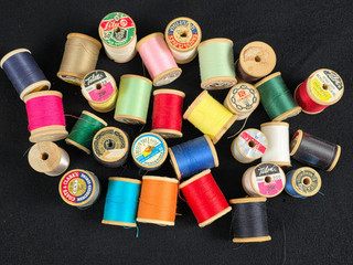 30 Vintage Wood Wooden Sewing Thread Spools Antique