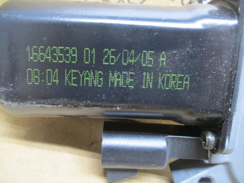 Motor regulador ventana delantera GM 22702139 genuino Foto 2 de 4