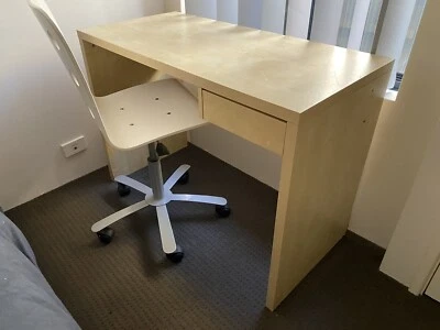 Desk And Chair Desks Gumtree Australia Belmont Area