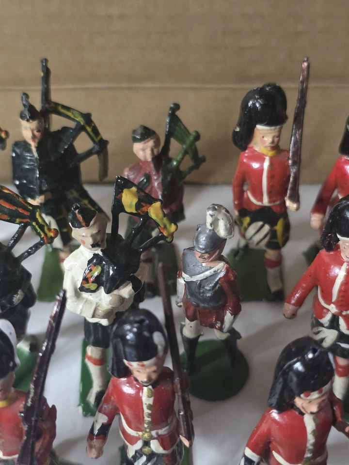 John Hill Co (JOHILLCO) Coldstream Guard 34 piezas banda de marcha + soldados de juguete del ejército Foto 3 de 4