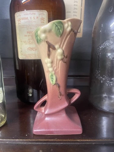 Vintage 1947 Roseville Art Pottery Dusty Rose Snowberry Vase 1V1-7”