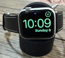 Apple Watch Series 9 45mm Silver Aluminum GPS Extras