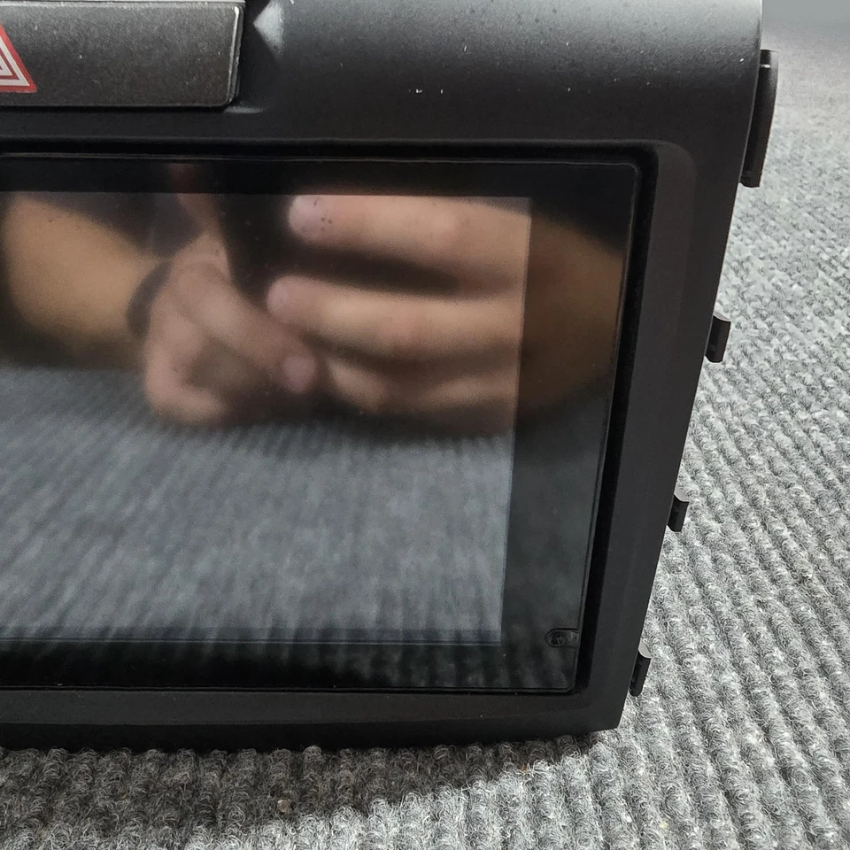 OEM 15-16 Honda CR-V Radio Touch Screen Stereo 39100-T1W-A01-M1 / NR-244UH PARTS - Image 3 of 4