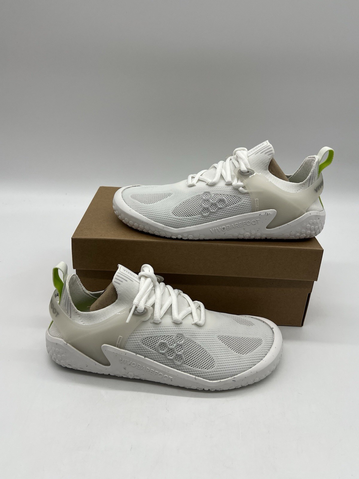 VivoBarefoot Motus Strength Women’s 37 US 6 Bright White Grey Running Sneakers.