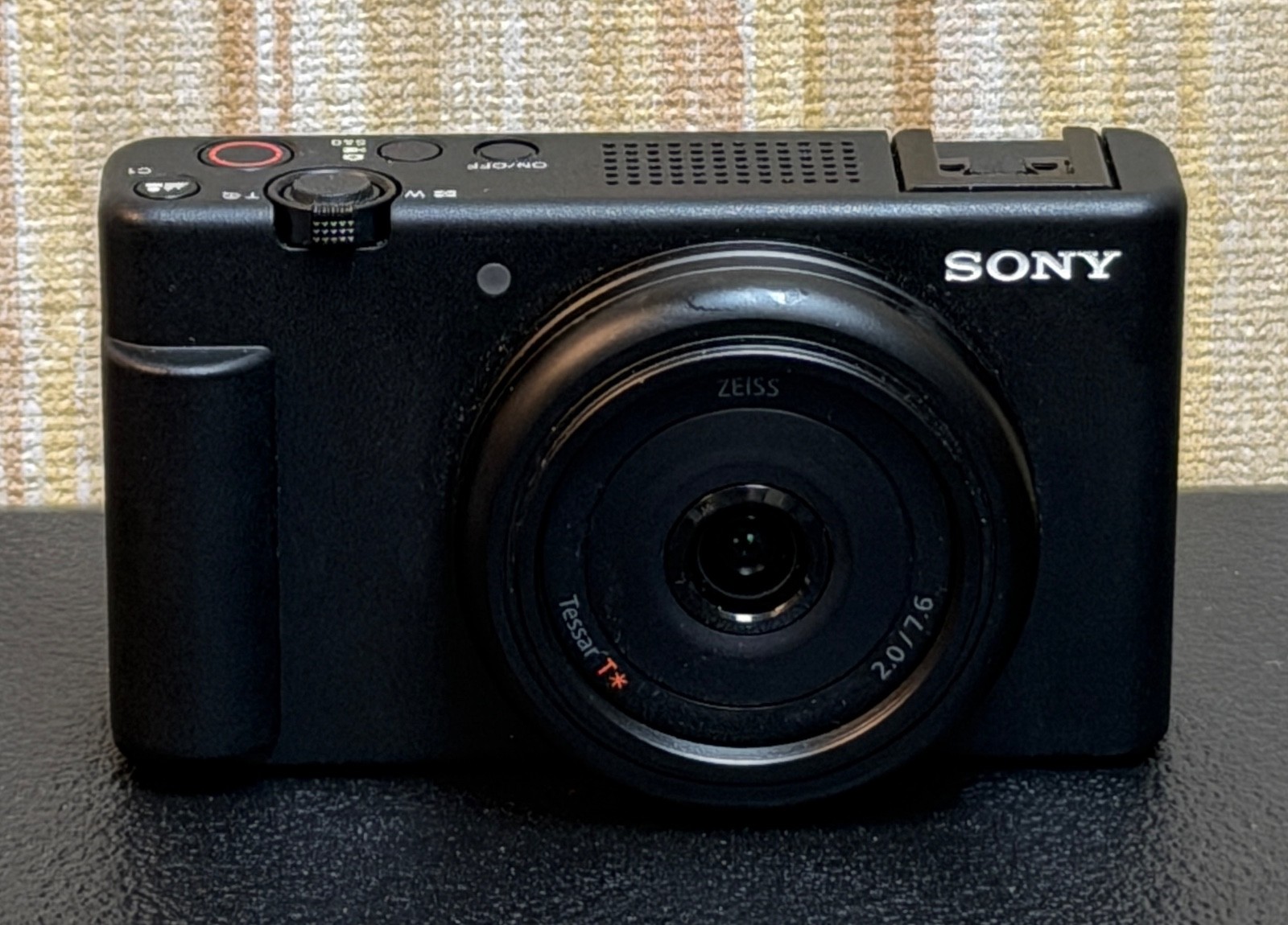 Used Sony Zv-1F 20.1Mp 20Mm F/2 Zeiss Lens Vlogging Camera - Black (Very Good)