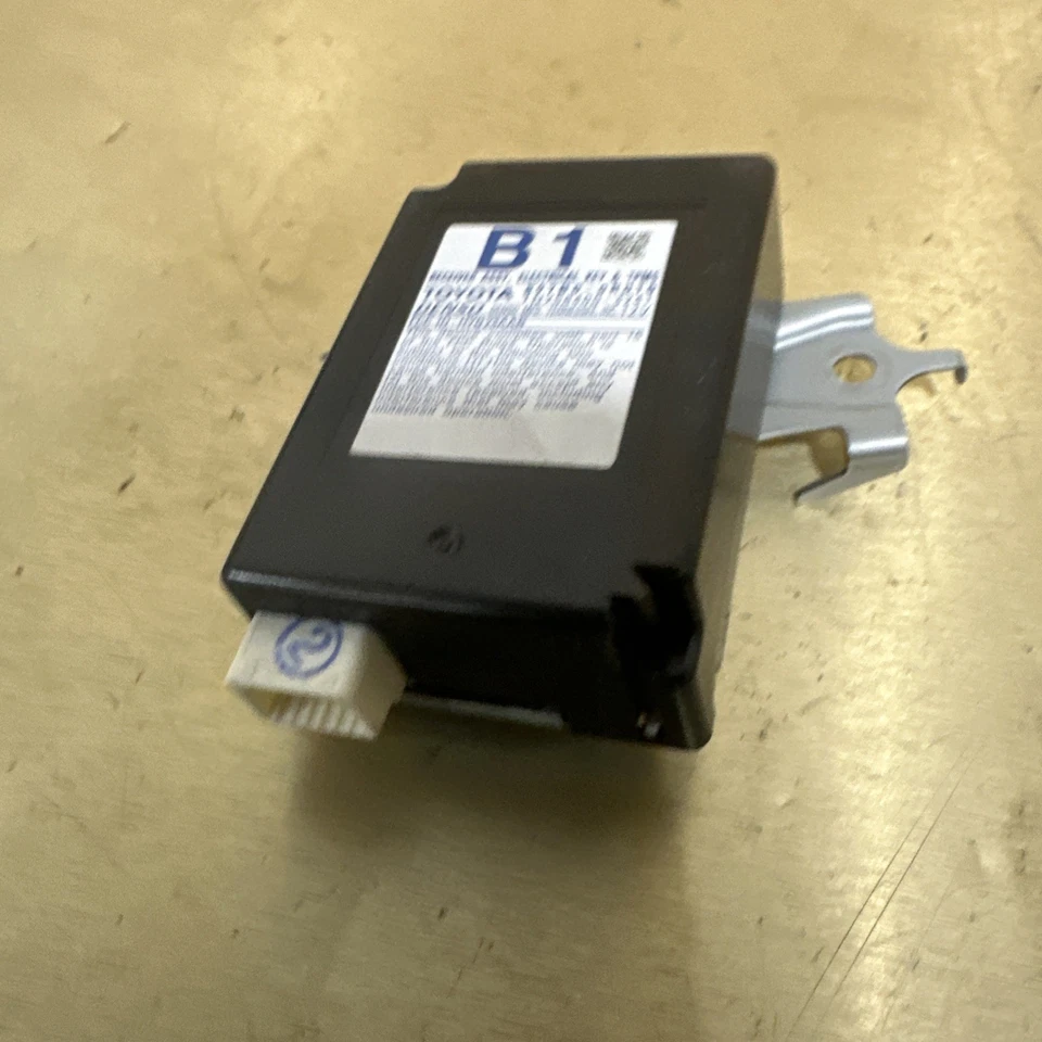 Módulo receptor de presión de llaves y neumáticos Toyota Rav4 2013-2018 897B0-0R010 OEM Foto 3 de 4