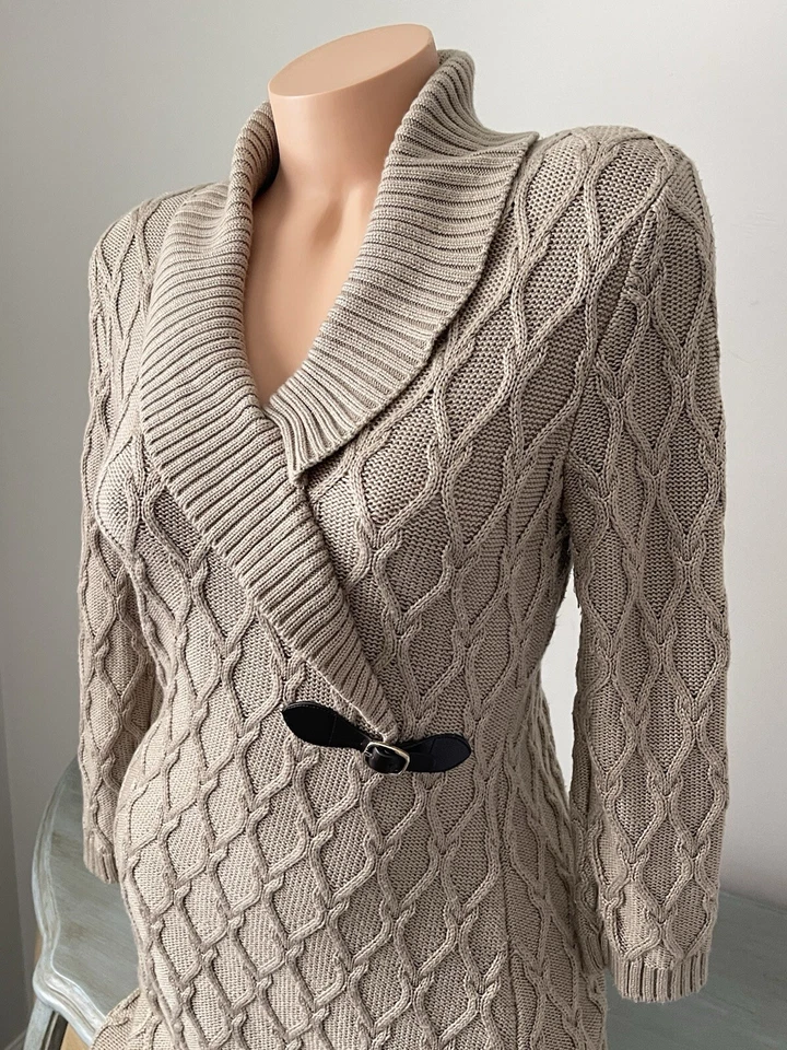 Suéter Calvin Klein tamanho M malha cabo colarinho fivela detalhe lindo cru - Imagem 3 de 4