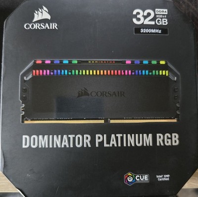 Corsair Dominator Platinum RGB 32GB DIMM DDR4-3200 Quad-Kit RAM - Schwarz