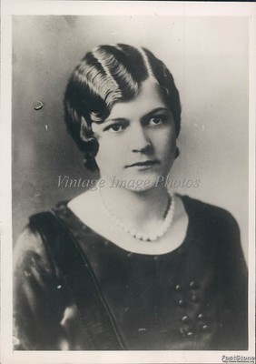 1929 Lindsborg Kansas Irman Lann Student Portrait Necklace Vintage Photo 5x7