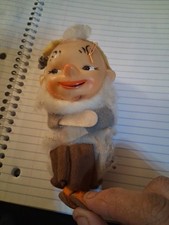 Figura de Elfo Navidad Cara Sonriente Sombrero Sentado Abrazando Brazos Adorno #8