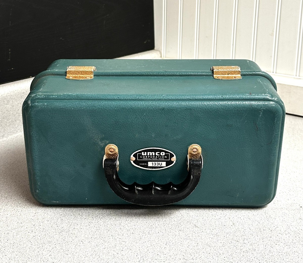 UMCO Model 133U Fishing Tackle Box Tiered With Dividers And UMCO Model 133U Fishing Tackle Box Tiered With Dividers And