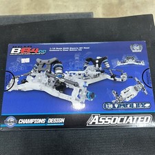 Associated 90043 RC10B6.4CC Collector s Clear Edition Kit
