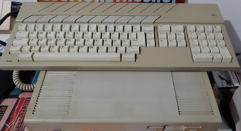 Atari Mega ST 1 Computer + Powercable/Keyboard (Works) 16-bit Classic 240426
