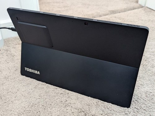Toshiba Portege X30T core i5 8th gen No Ssd NO BATTERY NO KEYBOARD NO CHARGER - Picture 2 of 2