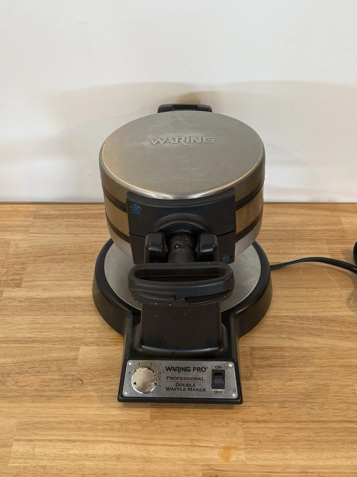 Waring Pro Double Belgian Waffle Maker Model WWM1200 TESTED and WORKS PERFECTLY