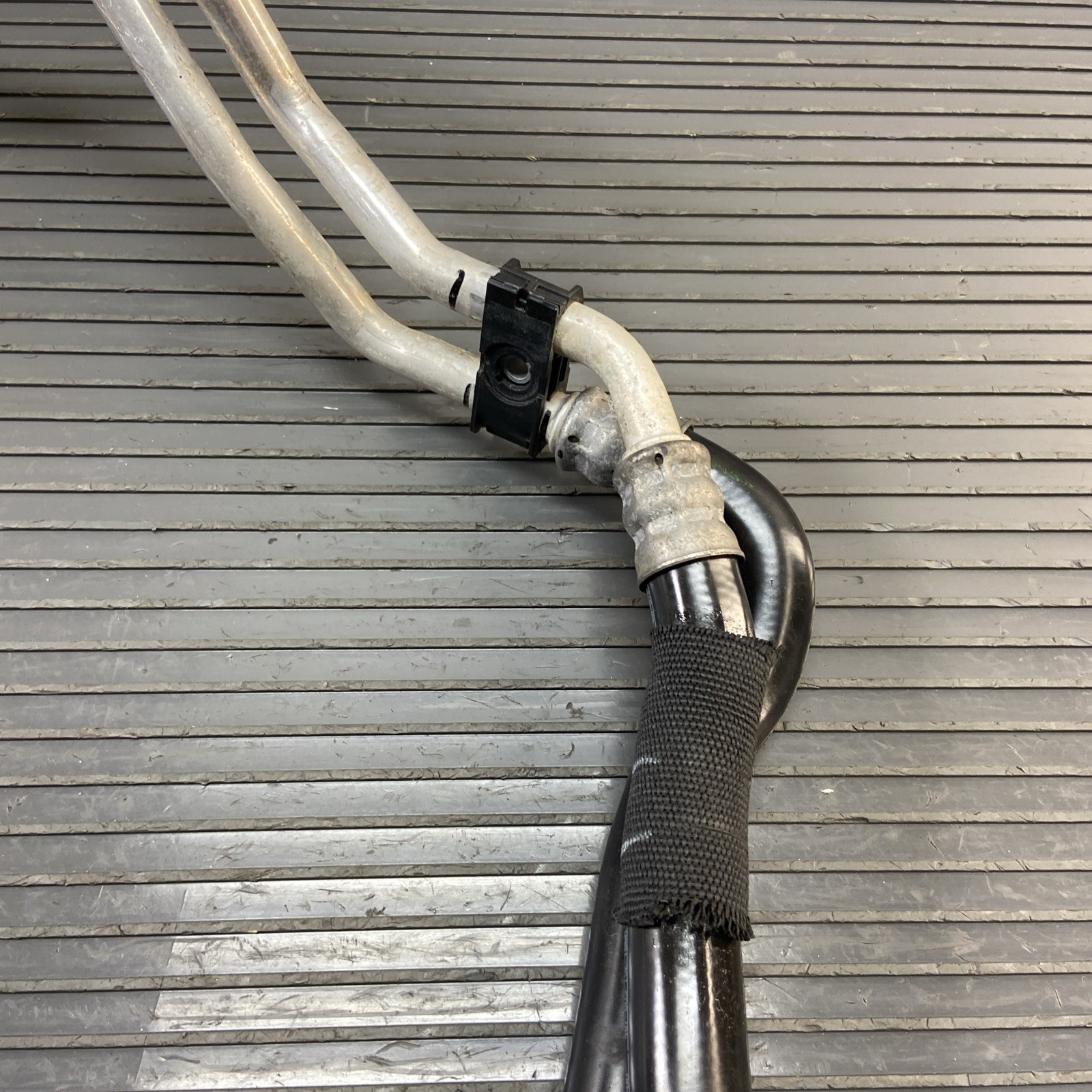 2017-2023 Rolls Royce Dawn RR6 Transmission Cooling Line Pipe Hose OEM 16k Miles