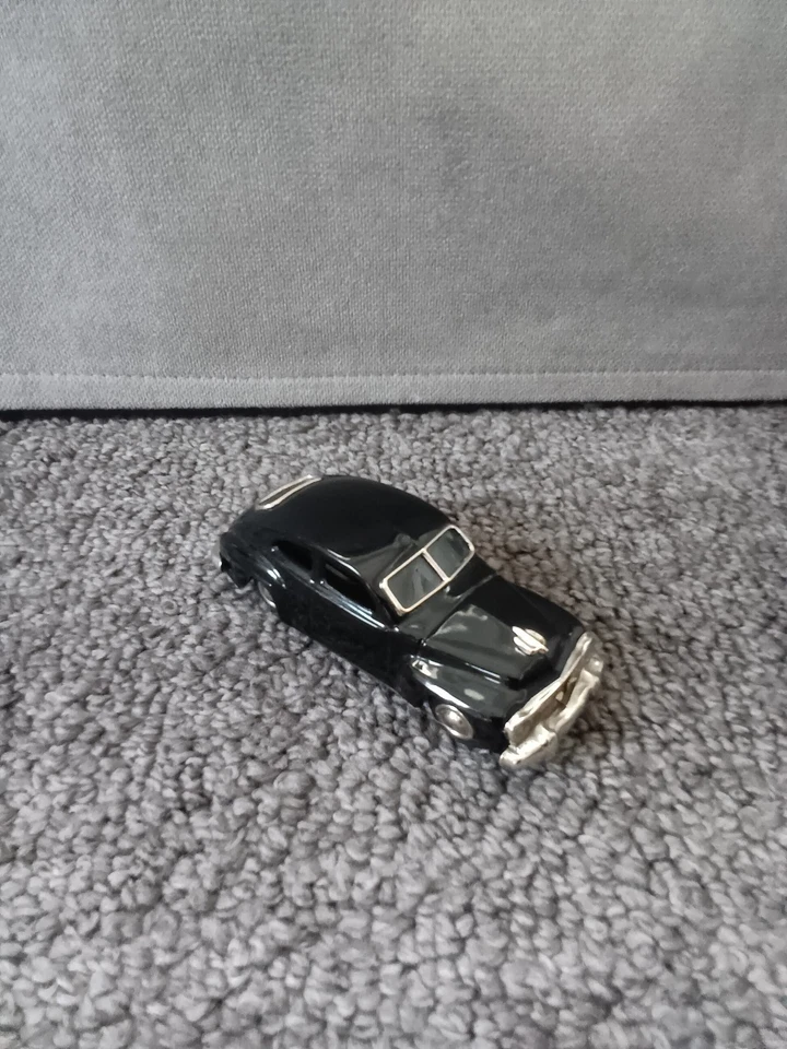 Juguete de hojalata de fricción Volvo negro fricción vintage Suecia 5 3/8" funciona hecho en Japón Foto 3 de 4