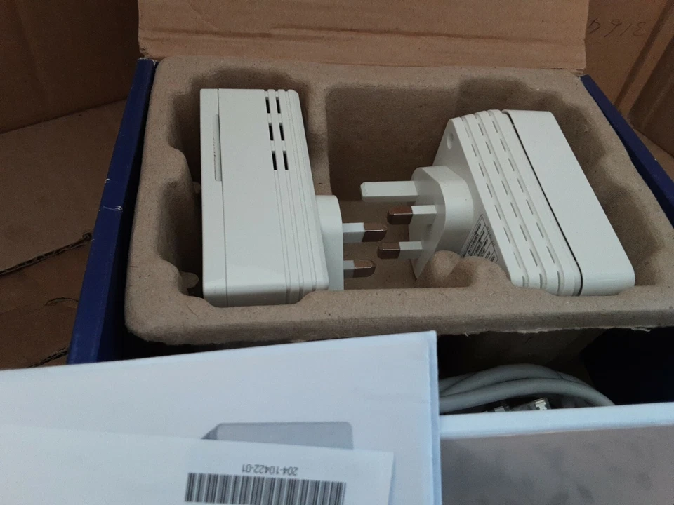 Netgear Universal WIFI Range Extender Powerline Edition XAVNB2001  - Image 2 of 4