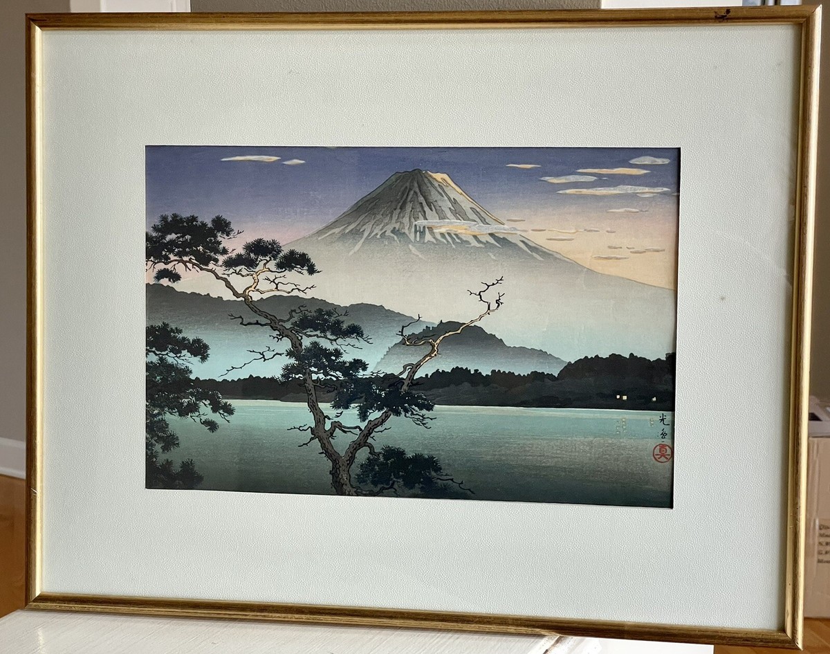 富士山　金属彫刻　Mt.Fuji Amazon.com: Santo Banko Ware Mt. Fuji 14516 Figurine : Home