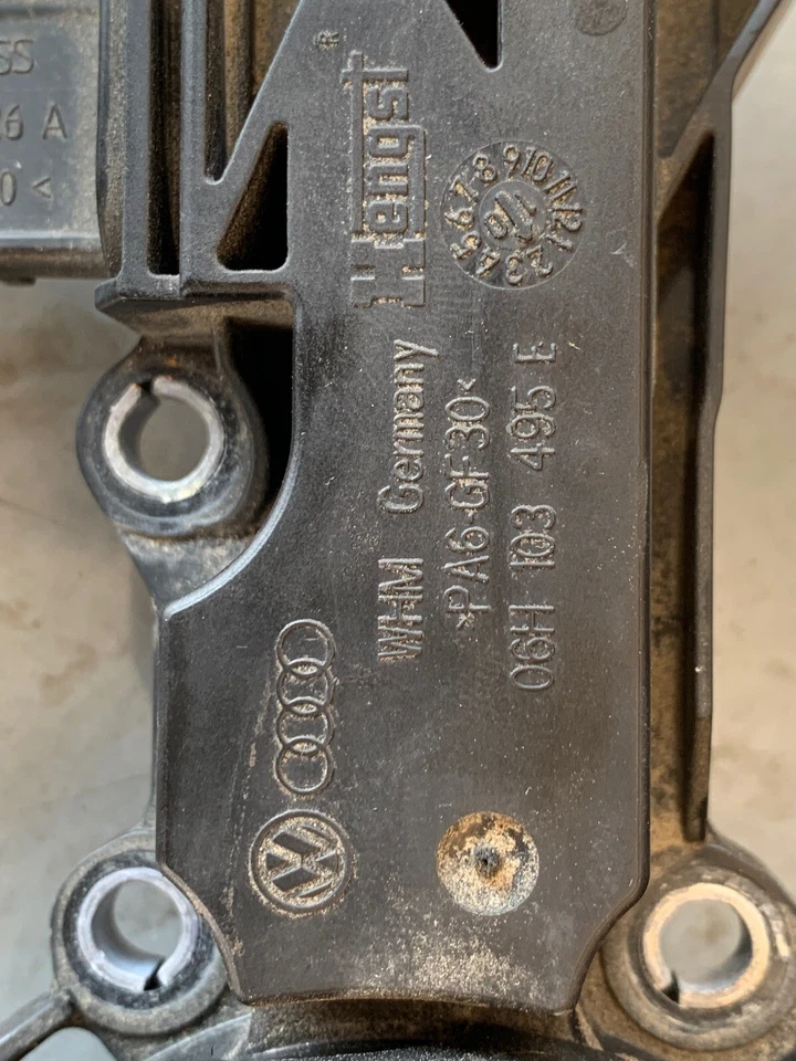 VOLKSWAGEN PASSAT GTI 2008-2010 2,0 L SEPARADOR DE ACEITE OEM 06H103226A Foto 3 de 4