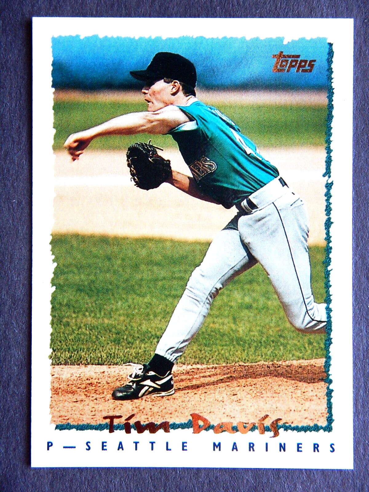 Tim Davis #83 Topps 1995 Baseball Card (Seattle Mariners) 