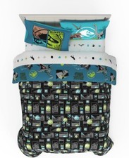 Jurassic World "Logos and Dino Silhouettes" Kids Reversible Bed Set-AB0F3B3PXHX2
