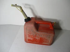 PRE BAN CHILTON 2 1/2 GALLON VENTED GAS CAN FUEL JUG  OLD SCHOOL 2.5 GAL P25