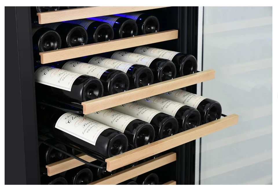 Enfriador de vino EdgeStar 24" con capacidad para 151 botellas, CWR1662SZ Foto 3 de 4
