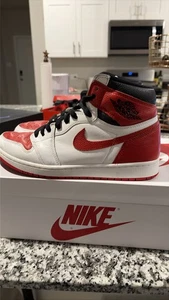Nike Air Jordan 1 Retro High OG Heritage Red White Size 10 555088-161