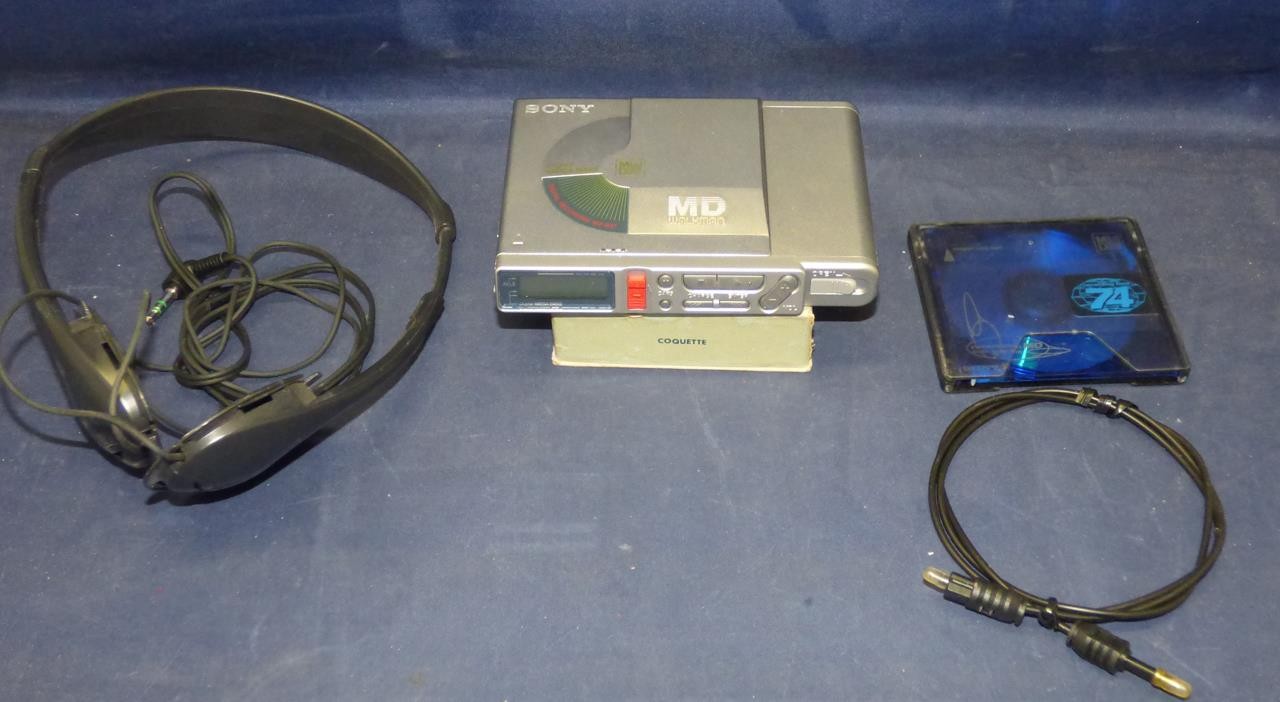 SONY MD WALKMAN MINIDISC PLAYER RECORDER MZ-R37