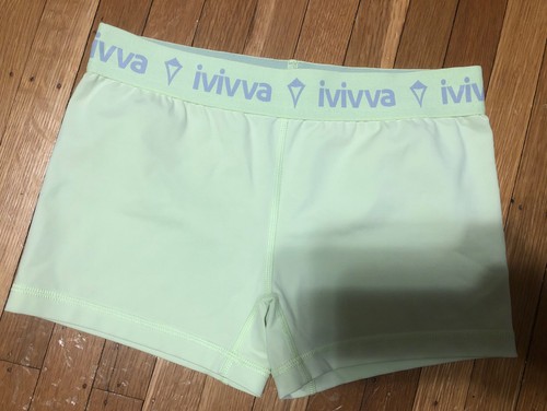ivivva by lululemon shorts size:12 EEUC 