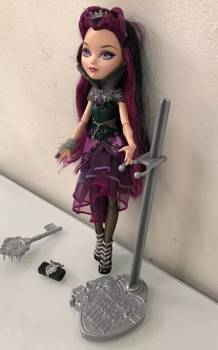 Boneca Ever After High Raven Queen