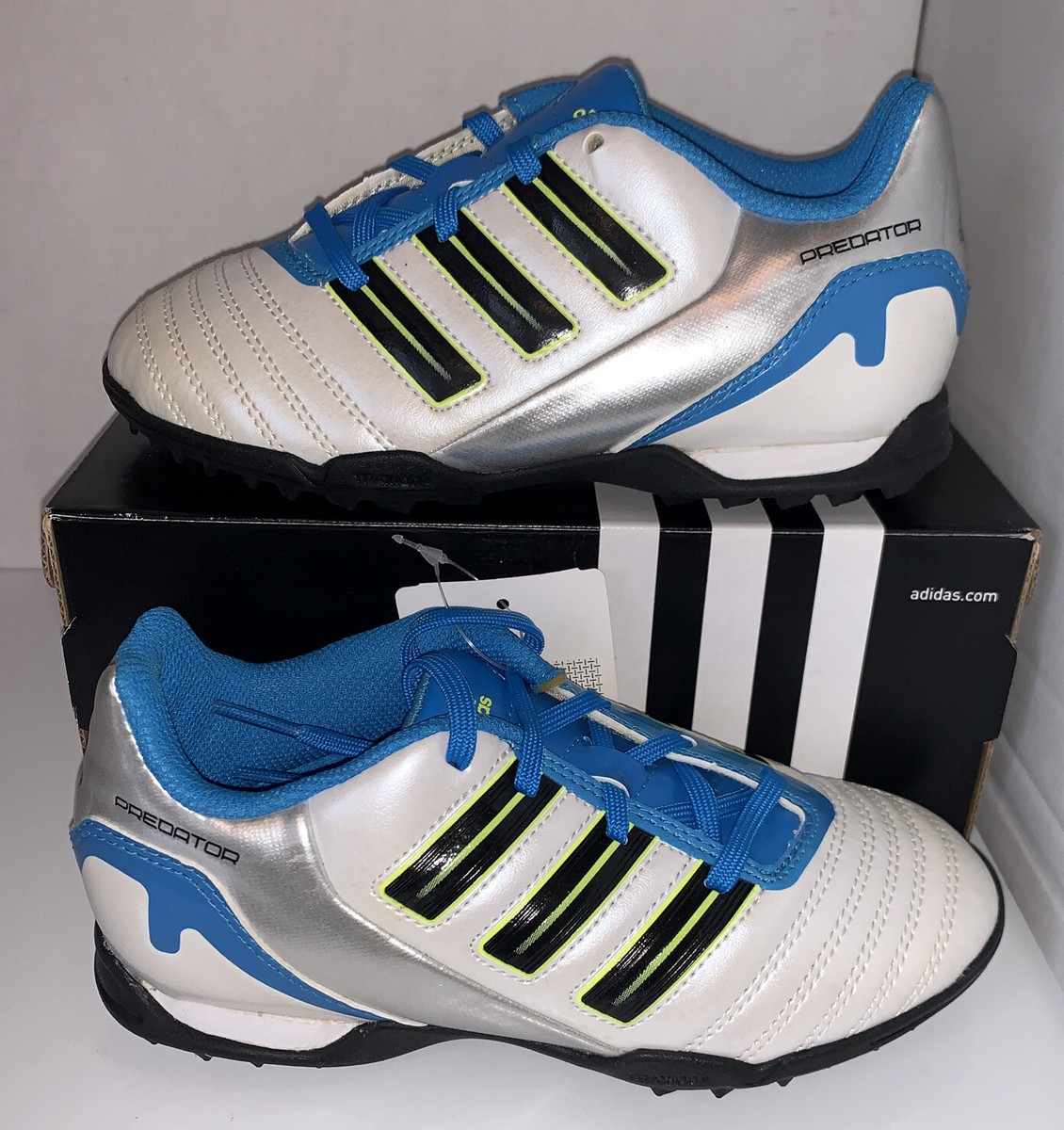 Adidas Predito TRX TF Jr turf soccer shoe Sz 1 wht/blk/blu