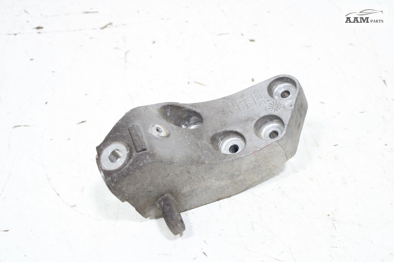 2014-2021 MASERATI GHIBLI M157 RIGHT SIDE ENGINE MOTOR SUPPORT MOUNT BRACKET OEM
