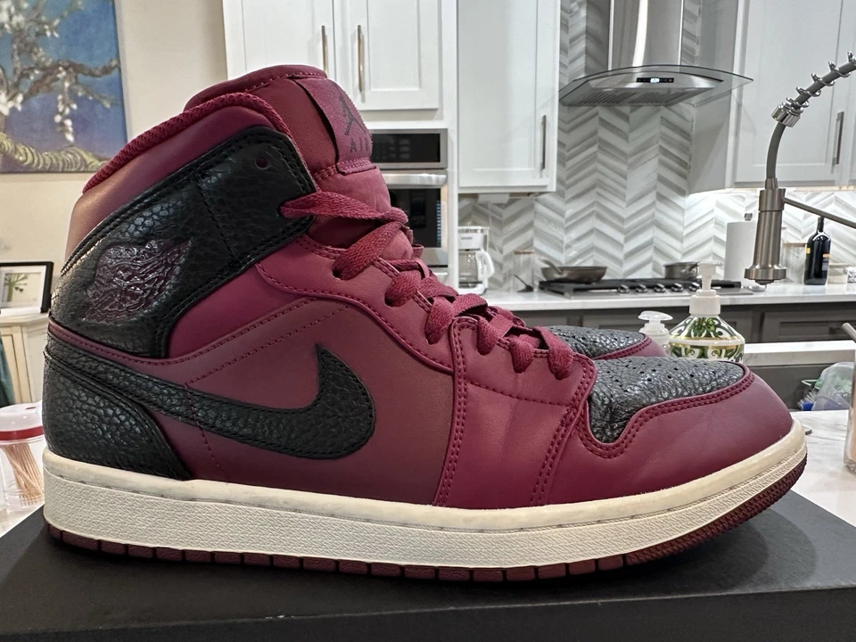 Nike Air Jordan 1 Retro Medio Reverso Prohibido Rojo Negro (2017) 554724-601 Talla 10 Foto 2 de 4