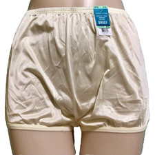 VINTAGE NWT VANITY FAIR PERFECTLY YOURS RAVISSANT BRIEF PANTIES 8 / XL NOS NEW