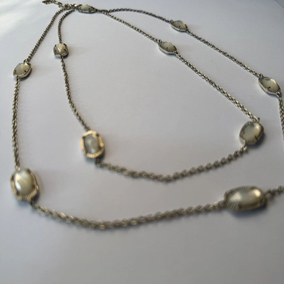 "Collar Kendra Scott Kellie estación larga marfil madreperla tono dorado 38""" Foto 2 de 4