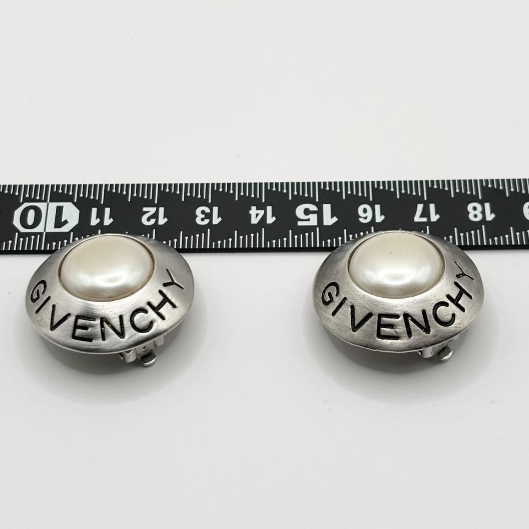 GIVENCHY Pearl earrings circle logo silver GP thumbnail 4