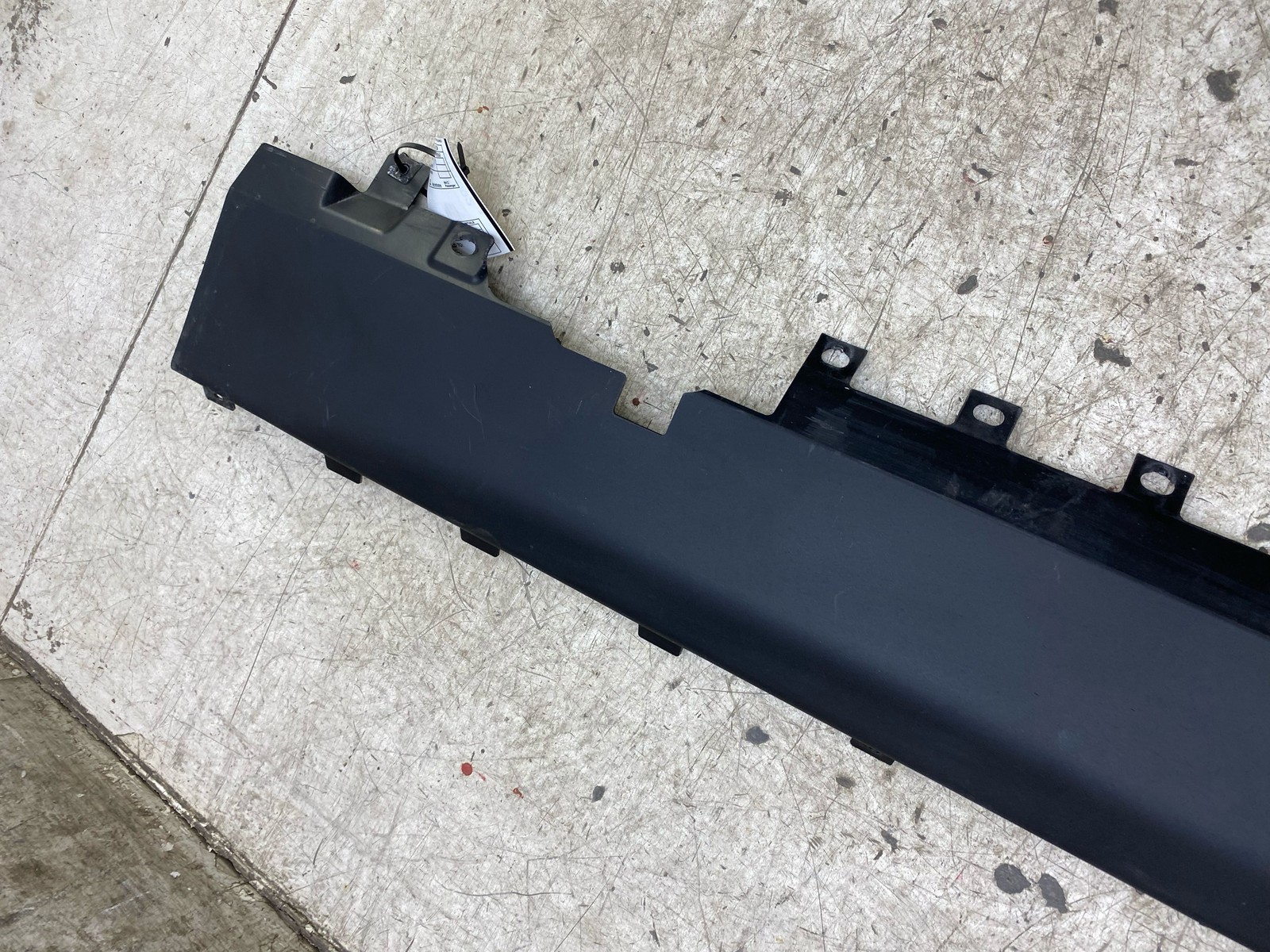 2020-2025 ASTON MARTIN DBX LH LEFT DRIVER SIDE SILL APPLIQUE MOLDING MY83-10609