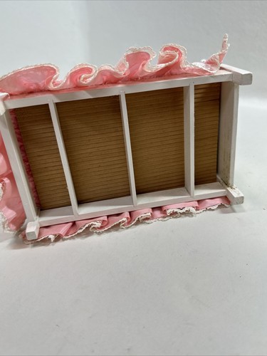 VtG White Bedroom Dollhouse Furniture Miniature Wooden-Working Drawers-Bedspread - Picture 13 of 18