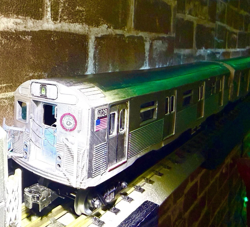 New MTA NYCT R38 Subway Set. *Not MTH Or Lionel* - Image 2 of 4