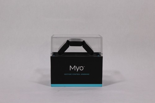 Thalmic Labs MYO D5 Black Standard Micro-USB Gesture Control Armband - NEW - Photo 5 sur 9