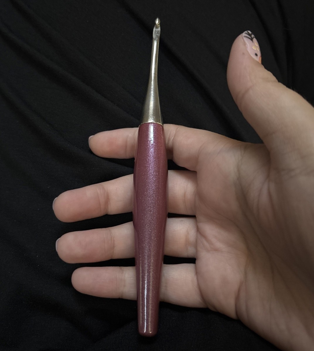 Furls Odyssey Crochet Hook PURPLE G+ 4.5mm with Nickel