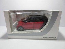 Mini Car 1/18 Smart Forfour Black/Cadmium Red Dealer Model