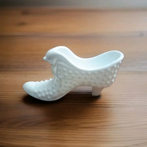 Fenton White Milk Glass Hobnail Shoe Cat Head Decoration 5" Vintage Figurine