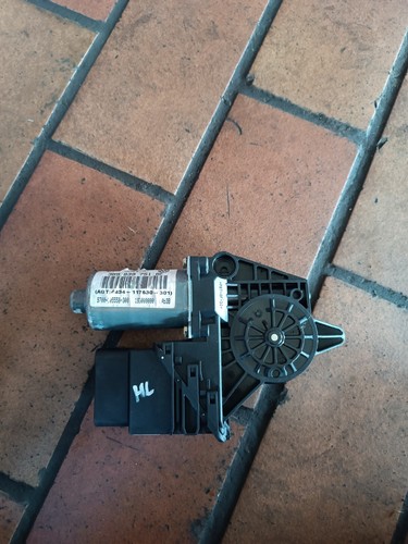 Original VW Passat 3B 3BG Fensterhebermotor hinten links 3B9839751BF