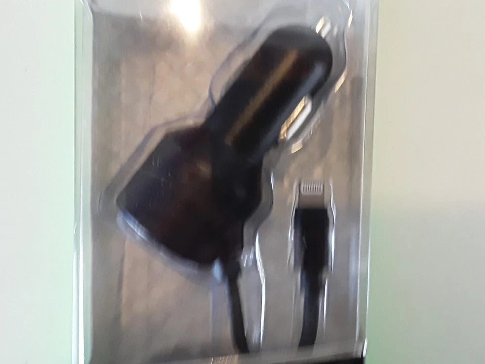 ** 22W Apple MFi-Certified 4.4Amp Retractable Car Charger for iPhone/iPad/Airpod - Image 3 of 4