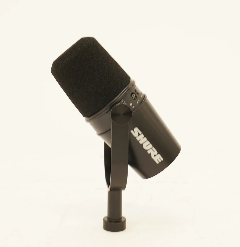 Shure MV7 Podcast Microphone with Voice Isolation Technology Black - Image 2 of 4