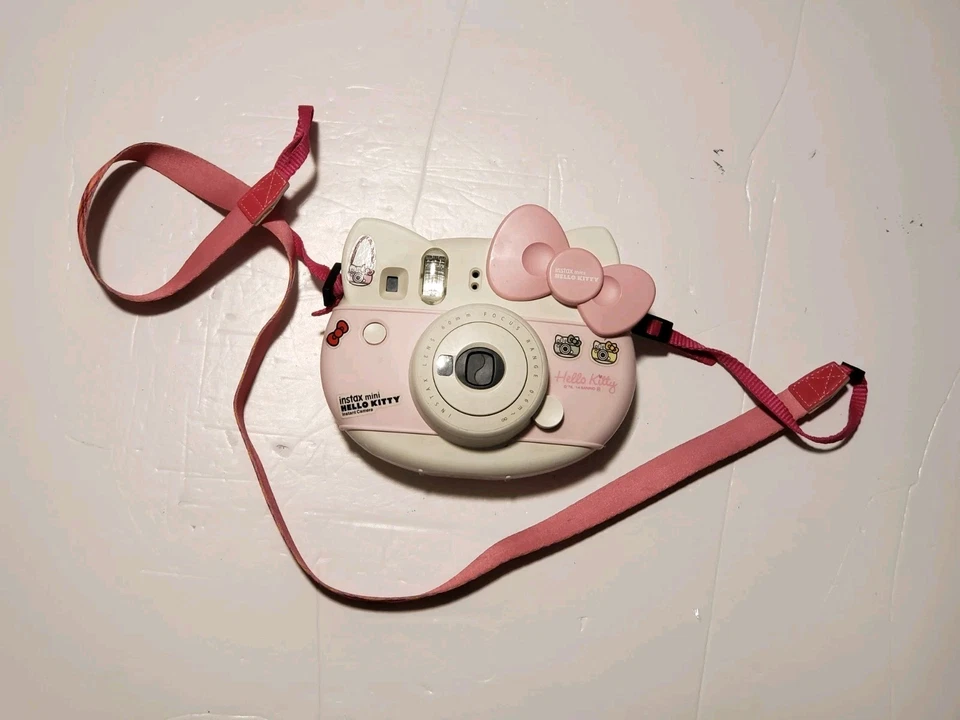 Fujifilm Hello Kitty Cheki Pink Instax Instant Camera RARE* Powers On For PARTS - Image 2 of 4